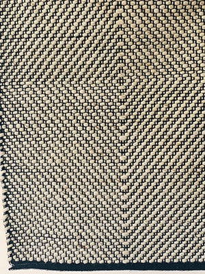 Diamond pattern woven rug 2x3 ft/60*90 cm