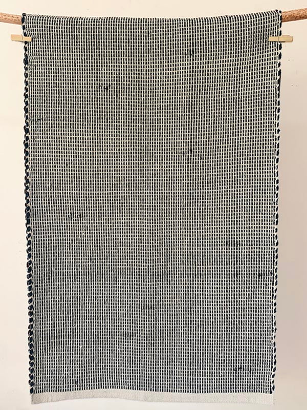 Black & White woven Cotton rug 2.5 *4 ft / 69 * 1208160077680559 cm