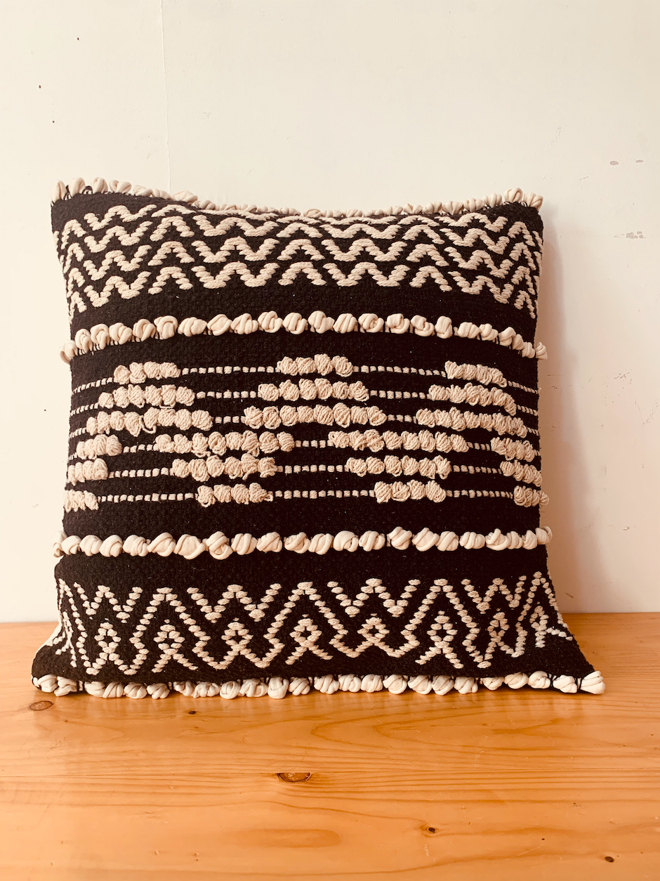 Textured knotted zig zag design cushion cover  45*45